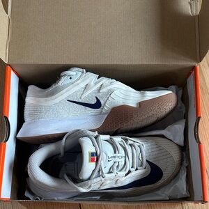 Nike Kids White and Navy Vapor Sneakers